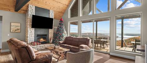 Smart-TV, Kamin, Videospiele