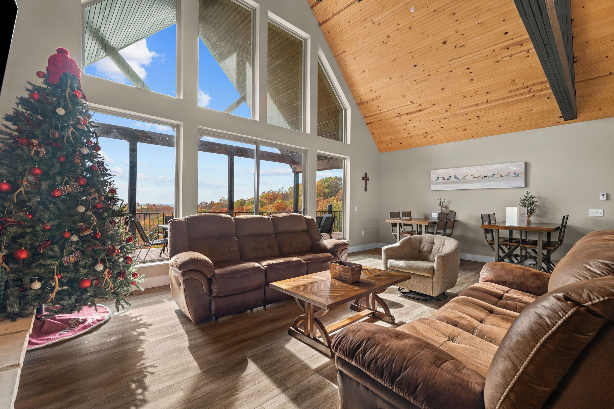 TV connectée, cheminée, jeux vidéo