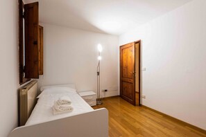 2 bedrooms, iron/ironing board - Old City Nest by MMega (Florence)