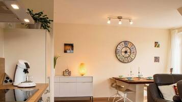 Kühlschrank, Ofen, Herdplatte, Geschirrspüler