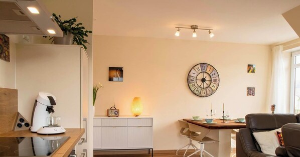 Kühlschrank, Ofen, Herdplatte, Geschirrspüler