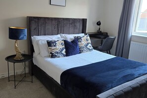 3 habitaciones, tabla de planchar con plancha y wifi gratis