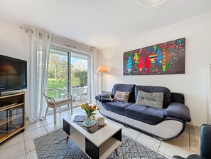 TV - Le Clos de la Corderie by Interhome (Pornic)