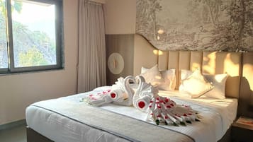 Escritorio y espacio para trabajar con laptop