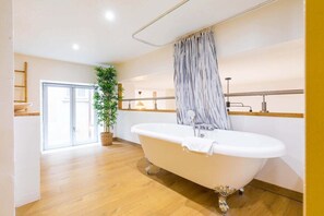 Hair dryer, towels - Le Patio Secret - centre historique de Dijon (Dijon)
