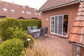 Outdoor dining - Vacation home Maike in Greetsiel (Krummhörn)