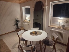 Dining - LangzeitNest - Temporary living (Krummhörn)