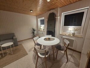 Dining - LangzeitNest - Temporary living (Krummhörn)