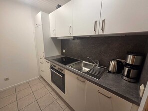 Fridge, oven, stovetop, dishwasher - LangzeitNest - Temporary living (Krummhörn)