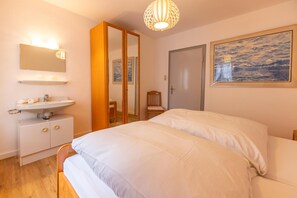 1 bedroom, free WiFi, bed sheets - Vacation apartment Mariannes Schapp (Greetsiel)