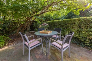 Outdoor dining - Vacation apartment Mariannes Schapp (Greetsiel)