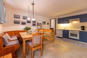 Fridge, microwave, oven, stovetop - Vacation apartment Mariannes Schapp (Greetsiel)