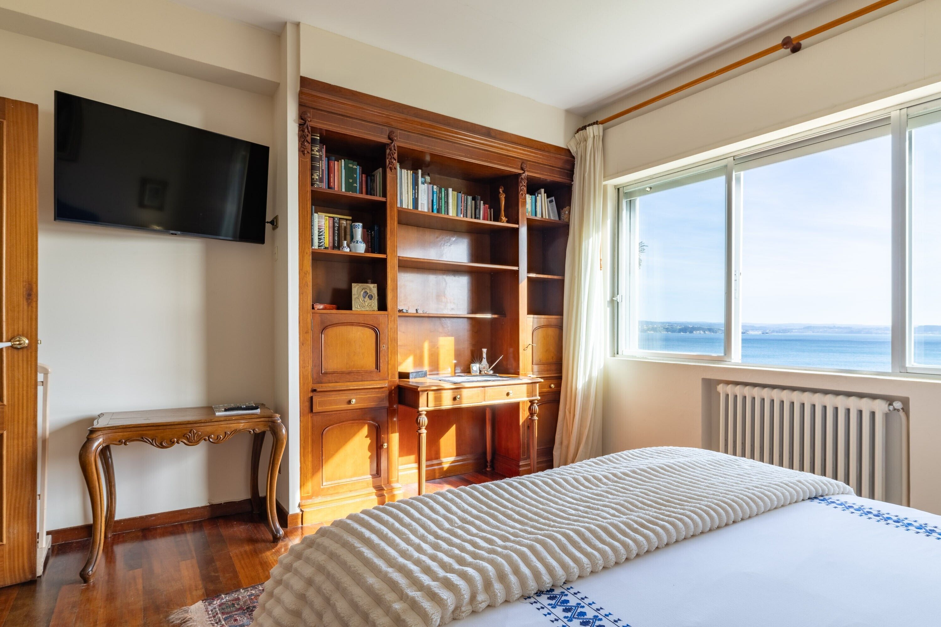 6 chambres, fer et planche à repasser, Wi-Fi, draps fournis