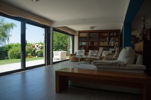 Interior - Luxury Seafront Villa in the Ares Estuary with Private Beach Access – Perfect for Families & Groups (A Coruña)