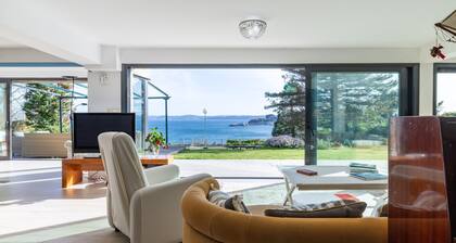 Luxury Seafront Villa in the Ares Estuary with Private Beach Access – Perfect for Families & Groups