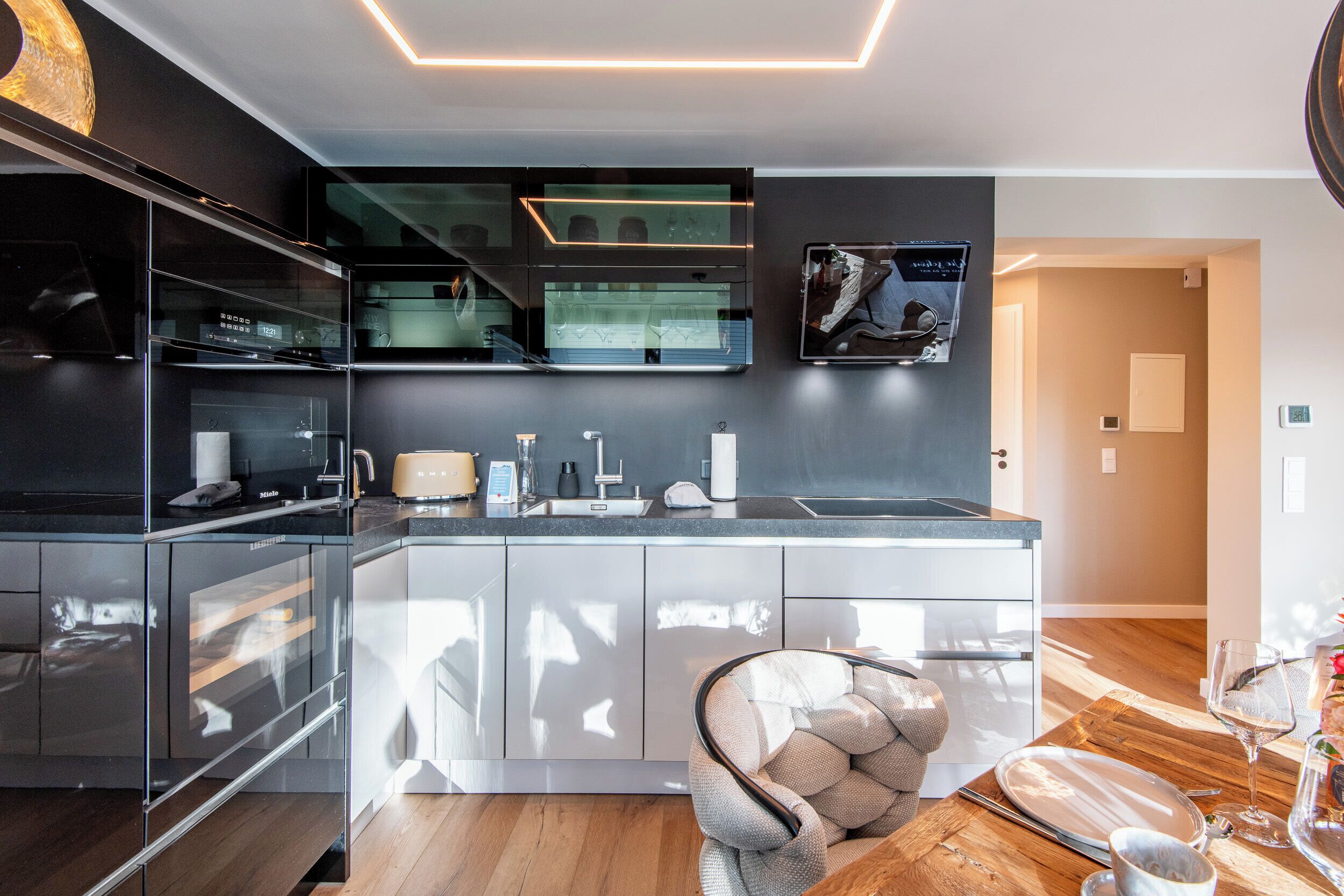 Refrigerador, horno, parrilla de estufa y lavavajillas 