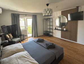 Comfort House, 2 Bedrooms | Free WiFi, bed sheets - Two-bedroom House Lara Denona (Novalja)