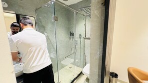 Towels, shampoo - Hotel Reebah Grande (Gurugram)