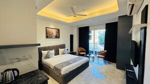 Deluxe Room, Balcony - Reebah Grande (Gurugram)
