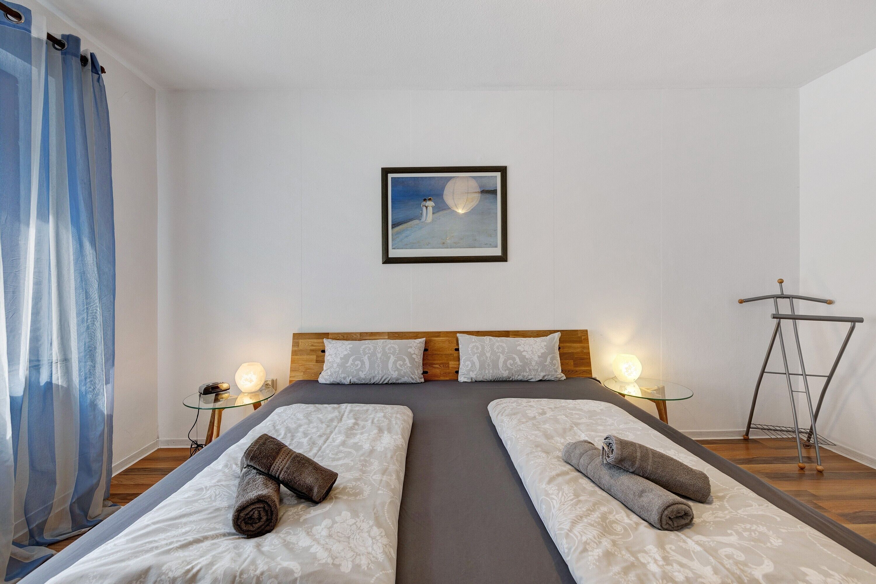 2 bedrooms, iron/ironing board, WiFi, bed sheets