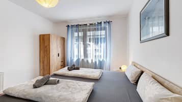 2 habitaciones, tabla de planchar con plancha, wifi y ropa de cama