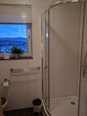 淋浴設備、風筒、提供毛巾