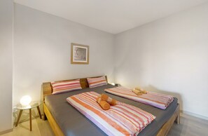 Bügeleisen/Bügelbrett, WLAN, Bettwäsche