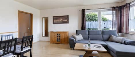 Télévision, chaîne hi-fi