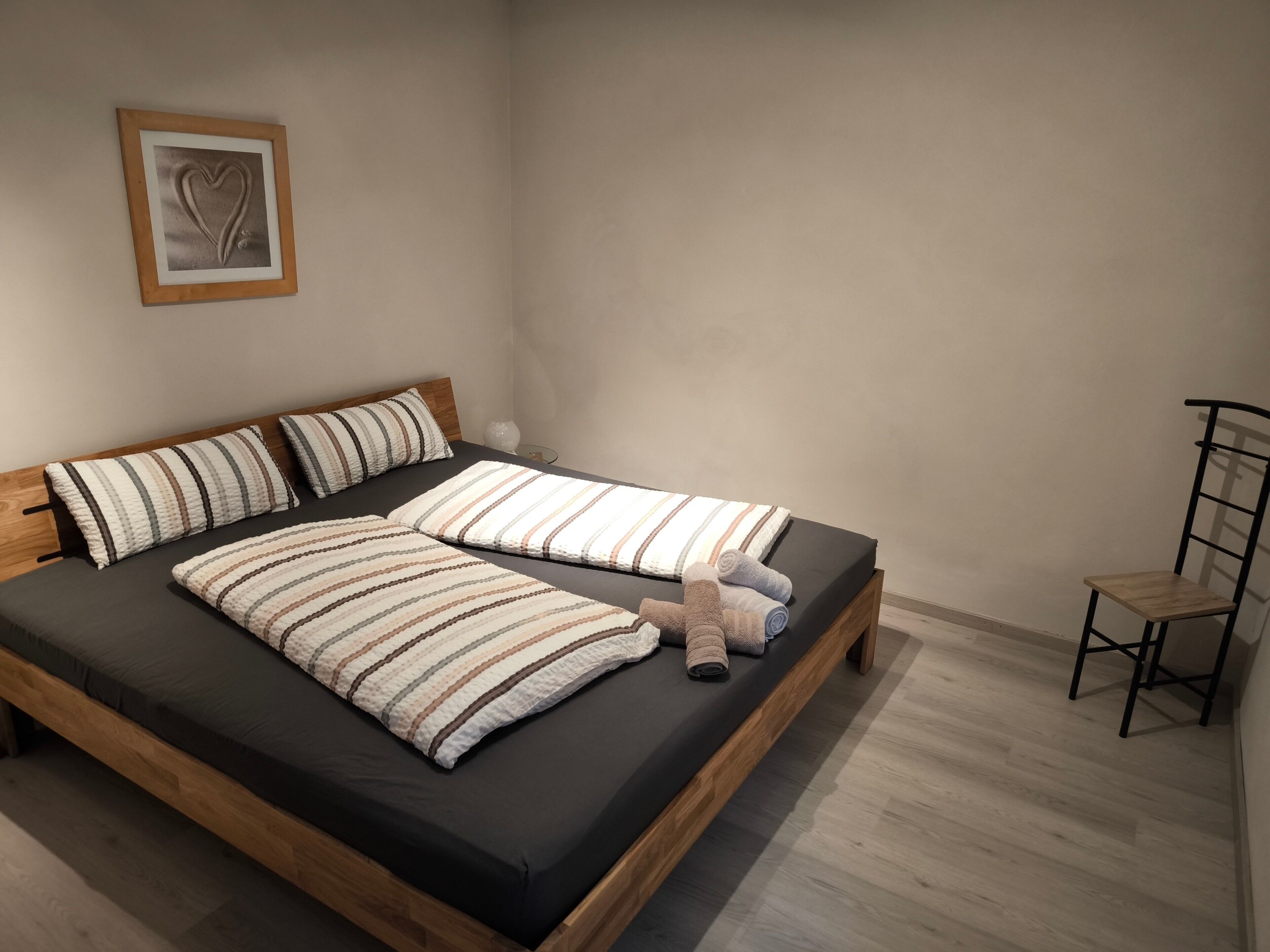 Bügeleisen/Bügelbrett, WLAN, Bettwäsche