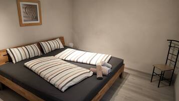 Bügeleisen/Bügelbrett, WLAN, Bettwäsche