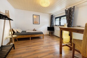 Bügeleisen/Bügelbrett, WLAN, Bettwäsche