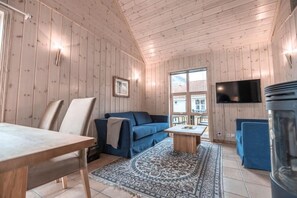 Bungalow Standard, patio, vue partielle sur la mer | Aire de séjour