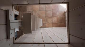 Tradisjonell bungalow, terrasse, sjøutsikt | Innvendig