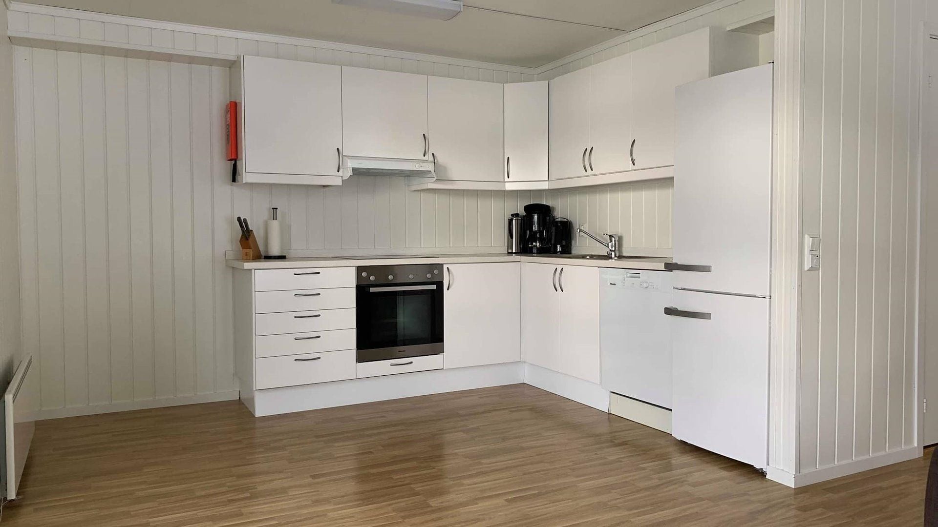 Family Apartment, Balcony, Sea View | Private kitchen | Stovetop, cookware/dishes/utensils