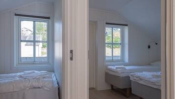 Laptop workspace, free WiFi