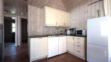 Tradisjonell bungalow, balkong, sjøutsikt | Eget kjøkken | Kokeplater og kjøkkenutstyr