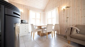 Standard Bungalow, Patio, Partial Sea View | Interior - Skjolden Resort (Skjolden)