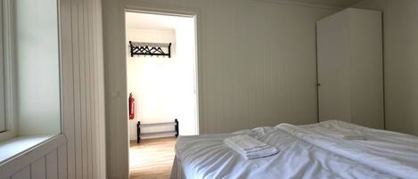 Espacio para trabajar con laptop y wifi gratis