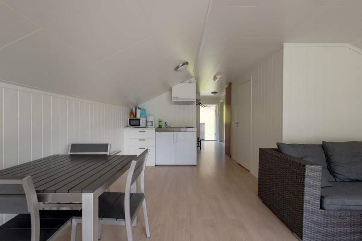 Basic Double or Twin Room, Balcony, Sea View | Living area