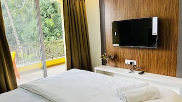 Deluxe-Zimmer, Balkon, Poolblick | Kostenloses WLAN