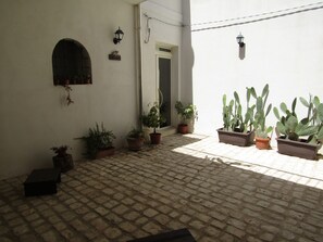 Terrace/patio - The Courtyard Room Fishing (Scicli)