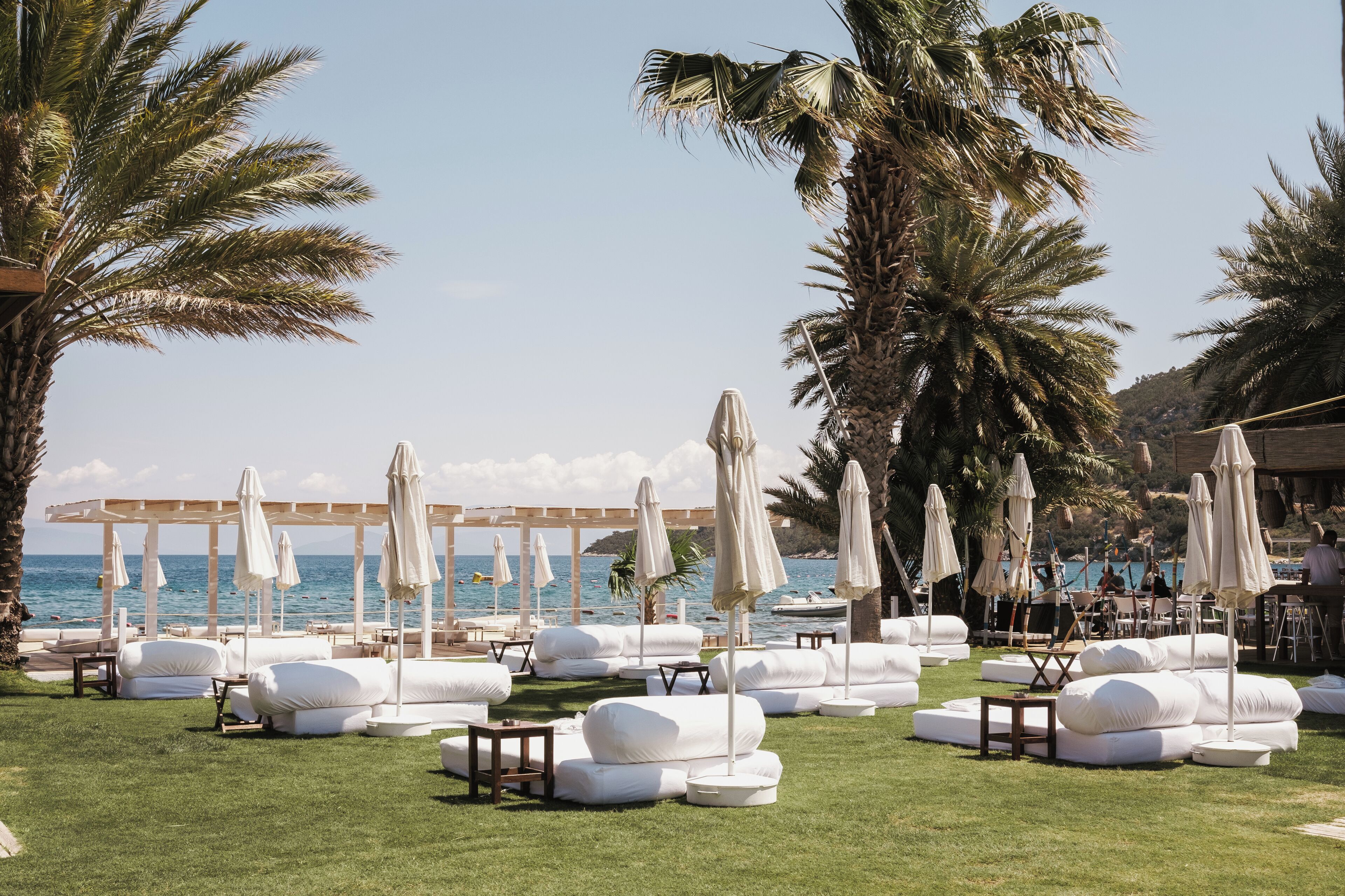 Plage privée, navette gratuite vers la plage, chaises longues, parasols