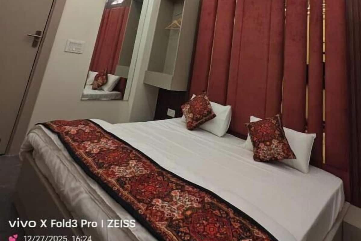 Deluxe Double Room | Free WiFi