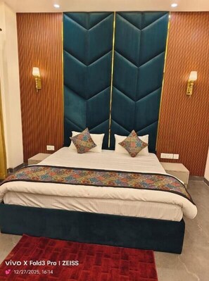 Superior Room | Free WiFi - Hotel Akshansh Inn (Rohta)