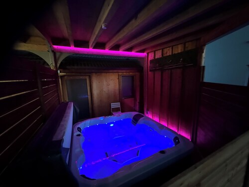 4-person family suite with private wellness area - Vosges