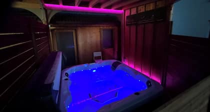 4-person family suite with private wellness area - Vosges