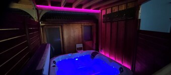 4-person family suite with private wellness area - Vosges