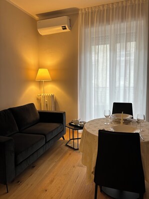 Smart TV - The house of Albert-luxury living (Milano)