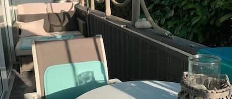 屋外ダイニングエリア