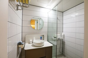 Comfort Double Room, Garden Area | Bathroom | Free toiletries, hair dryer, towels, soap - Happyokhome (Jeonju)